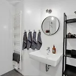Apartman Emerald Design - Historic Center With Free Parking & Panoramic View By Hero Homes