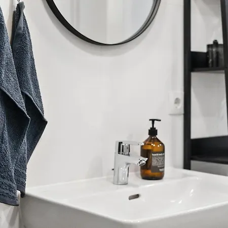Emerald By Hero Homes - Erstklassige Lage Im Historischen Zentrum - Self-check-in *