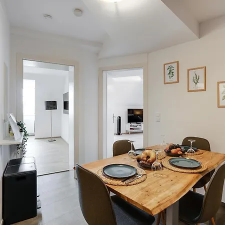 Altstadt View Suite - 2Br At Jakominiplatz & Free Parking By Hero Homes Graz Graz