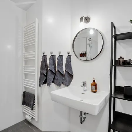 Apartamento Emerald Design - Historic Center With Free Parking & Panoramic View By Hero Homes