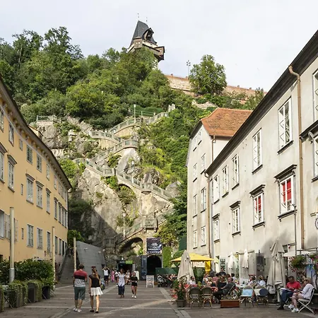 Emerald By Hero Homes - Erstklassige Lage Im Historischen Zentrum - Self-check-in * Graz