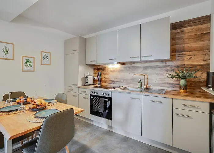 Emerald Design - Historic Center With Free Parking & Panoramic View By Hero Homes Appartement *